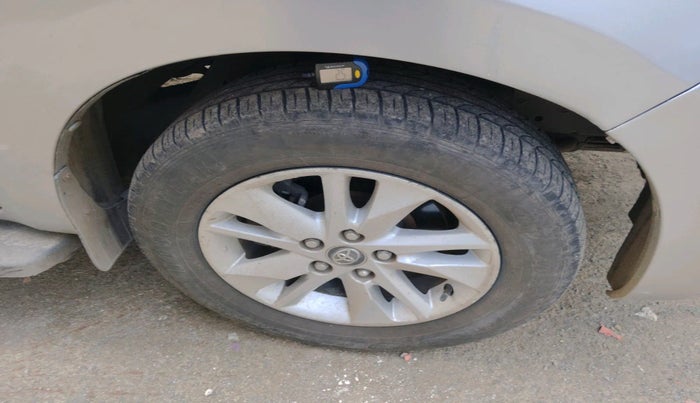 2017 Toyota Innova Crysta 2.4 G 7 STR, Diesel, Manual, 72,930 km, tyre