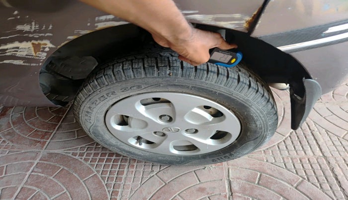 2014 Tata Nano TWIST XTA, Petrol, Automatic, 37,332 km, tyre