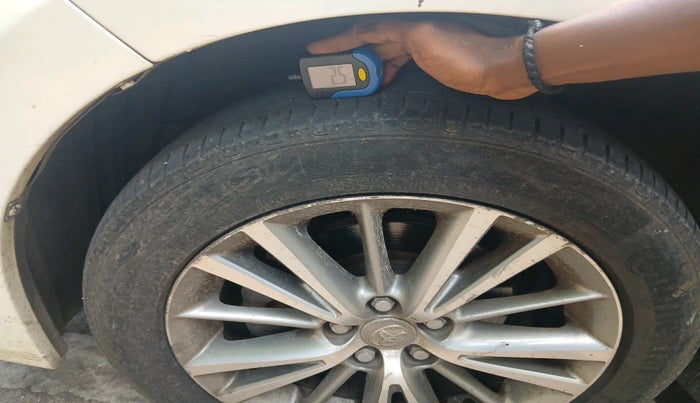 2014 Toyota Corolla Altis VL AT PETROL, Petrol, Automatic, 64,768 km, tyre