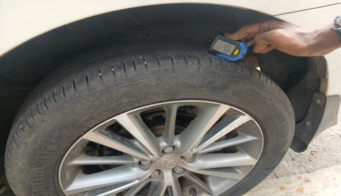 2014 Toyota Corolla Altis VL AT PETROL, Petrol, Automatic, 64,768 km, tyre