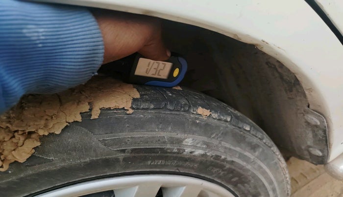 2011 Maruti Swift VXI, Petrol, Manual, 1,09,897 km, tyre