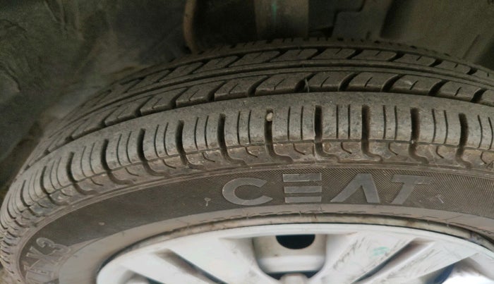 2017 Datsun Go A, Petrol, Manual, 28,769 km, tyre