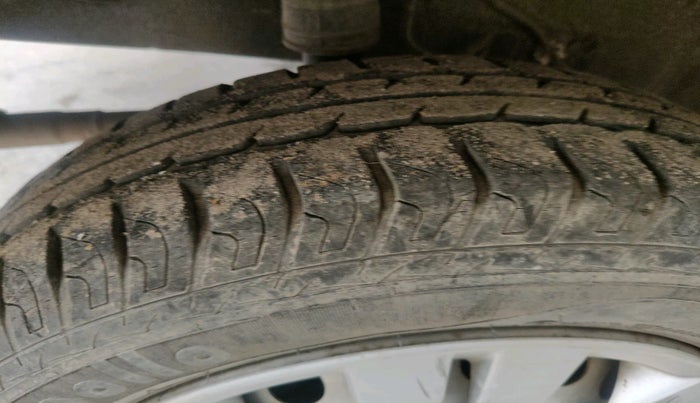 2017 Datsun Go A, Petrol, Manual, 28,769 km, tyre