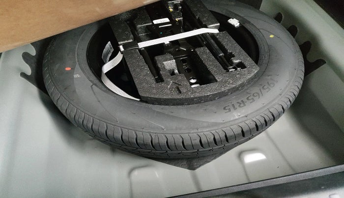 2024 Skoda SLAVIA ACTIVE 1.0L TSI MT, Petrol, Manual, 1,632 km, tyre