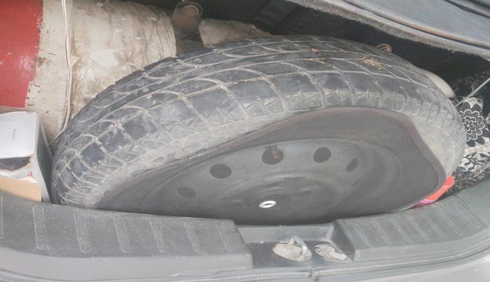 2014 Maruti Wagon R 1.0 LXI, Petrol, Manual, 91,962 km, tyre