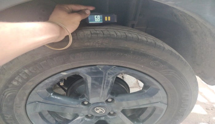 2021 Tata NEXON XZA PLUS (O) DIESEL DARK EDITION, Diesel, Automatic, 1,02,165 km, tyre