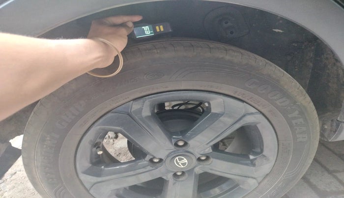 2021 Tata NEXON XZA PLUS (O) DIESEL DARK EDITION, Diesel, Automatic, 1,02,165 km, tyre