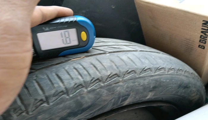 2010 Hyundai Santro Xing GLS, Petrol, Manual, 2,56,045 km, tyre