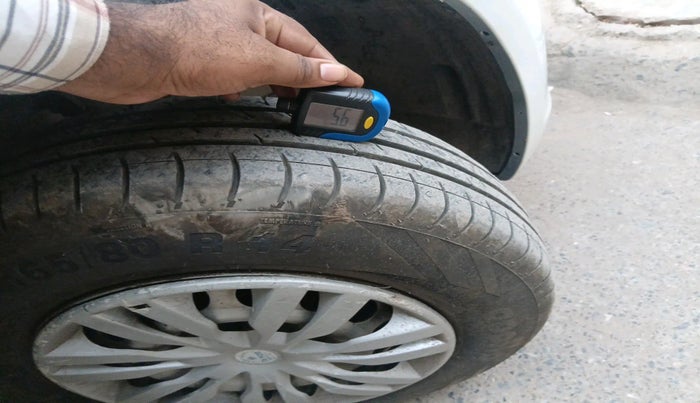 2016 Maruti Swift LXI (O), Petrol, Manual, 62,509 km, tyre