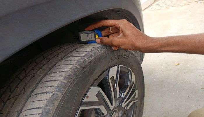 2022 Renault Kiger RXZ AMT, Petrol, Automatic, 33,418 km, tyre