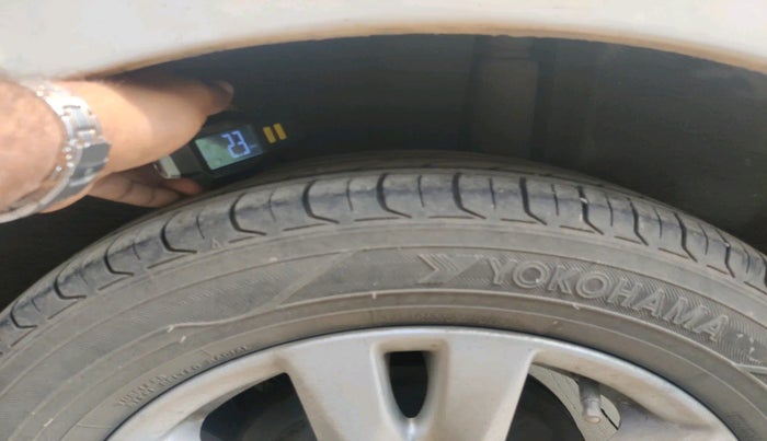 2017 Maruti Ertiga VXI CNG, Petrol, Manual, 1,16,329 km, tyre