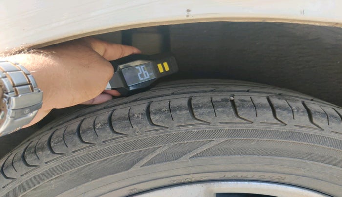 2017 Maruti Ertiga VXI CNG, Petrol, Manual, 1,16,329 km, tyre