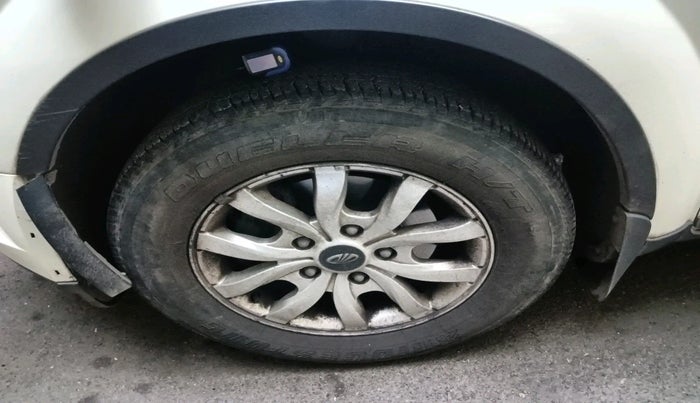 2016 Mahindra XUV500 W10, Diesel, Manual, 54,656 km, tyre