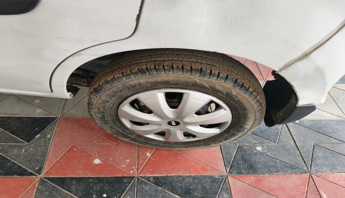 2016 Maruti Alto 800 LXI, Petrol, Manual, 1,82,346 km, tyre