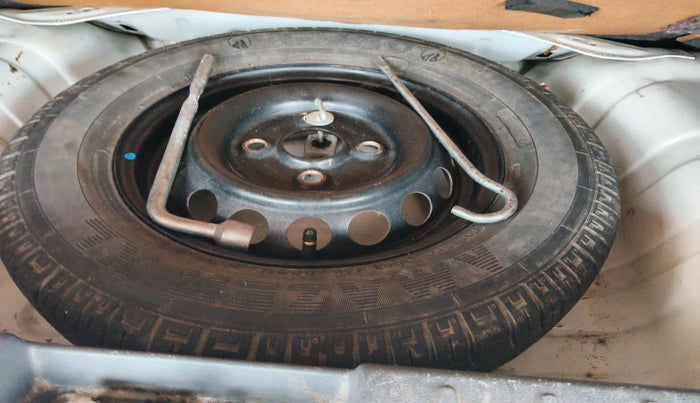 2016 Maruti Alto 800 LXI, Petrol, Manual, 1,82,346 km, tyre