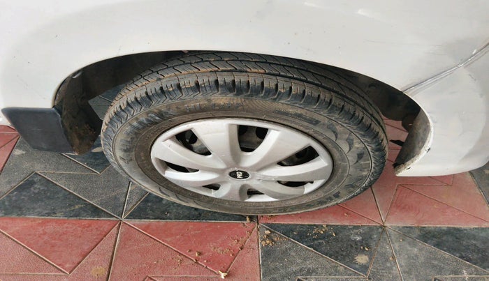 2016 Maruti Alto 800 LXI, Petrol, Manual, 1,82,346 km, tyre