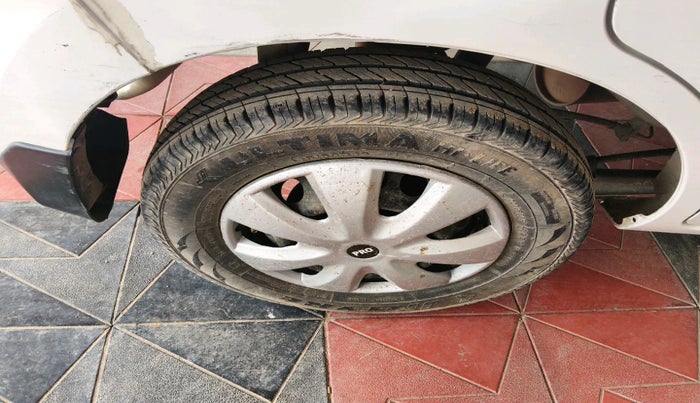 2016 Maruti Alto 800 LXI, Petrol, Manual, 1,82,346 km, tyre