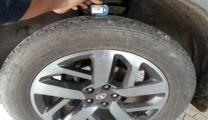 2022 Tata Harrier XZA PLUS 2.0L DARK EDITION, Diesel, Automatic, 51,646 km, tyre