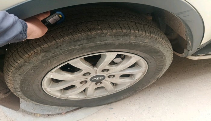 2016 Mahindra XUV500 W10 AT, Diesel, Automatic, 2,05,413 km, tyre