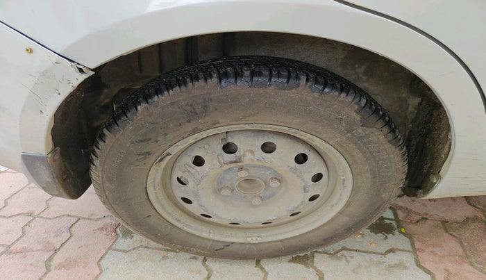 2012 Maruti Swift Dzire VXI, Petrol, Manual, 1,22,695 km, tyre