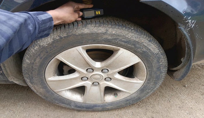 2011 Skoda Laura ELEGANCE 2.0 TDI CR AT, Diesel, Automatic, 1,98,520 km, tyre