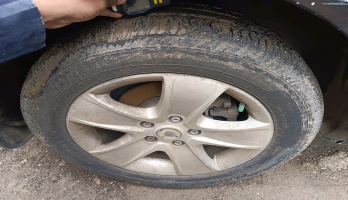 2011 Skoda Laura ELEGANCE 2.0 TDI CR AT, Diesel, Automatic, 1,98,520 km, tyre