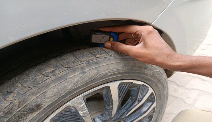 2021 Maruti Ertiga VXI CNG, Petrol, Manual, 90,048 km, tyre