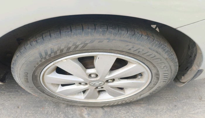 2014 Hyundai Xcent S (O) 1.2, Petrol, Manual, 1,16,888 km, tyre