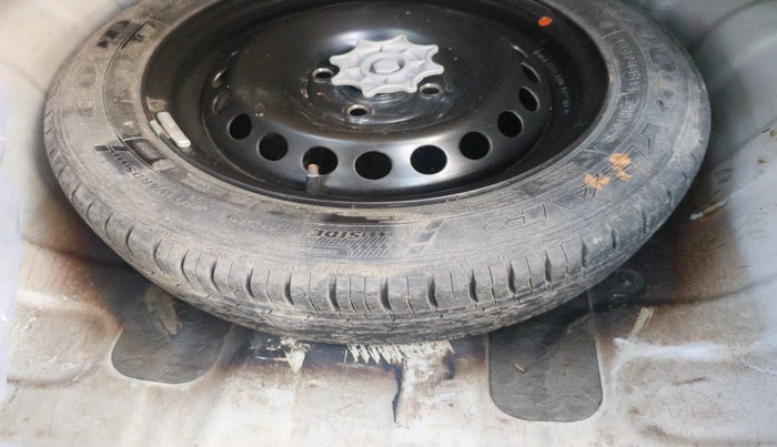 2014 Hyundai Xcent S (O) 1.2, Petrol, Manual, 1,16,888 km, tyre