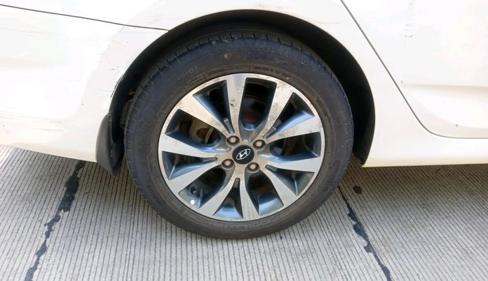 2013 Hyundai Verna FLUIDIC 1.6 VTVT SX, Petrol, Manual, 66,882 km, tyre