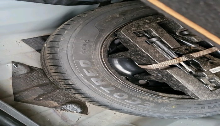 2022 Skoda SLAVIA STYLE 1.0L TSI MT, Petrol, Manual, 79,700 km, tyre