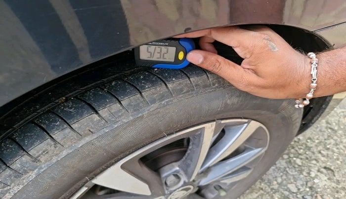 2022 Skoda SLAVIA STYLE 1.0L TSI MT, Petrol, Manual, 79,700 km, tyre