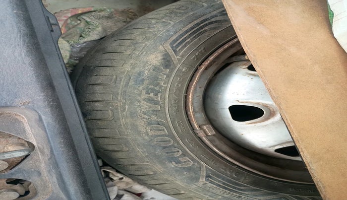 2010 Maruti Wagon R LXI MINOR, Petrol, Manual, 1,21,240 km, tyre