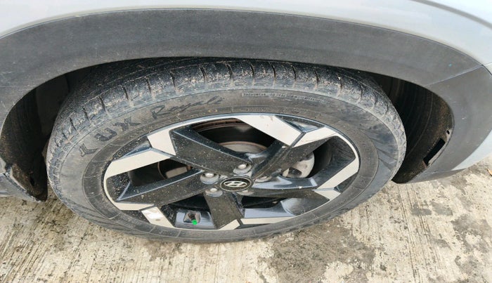 2021 Hyundai ALCAZAR 1.5 SIGNATURE (O) AT 6STR, Diesel, Automatic, 1,15,377 km, tyre