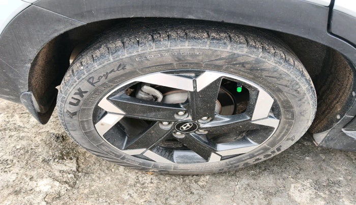 2021 Hyundai ALCAZAR 1.5 SIGNATURE (O) AT 6STR, Diesel, Automatic, 1,15,377 km, tyre