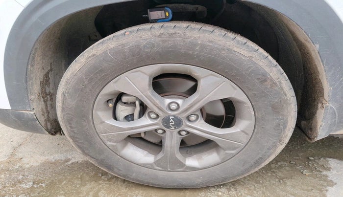 2023 KIA SELTOS  HTK PLUS 1.5 PETROL MT, Petrol, Manual, 24,091 km, tyre