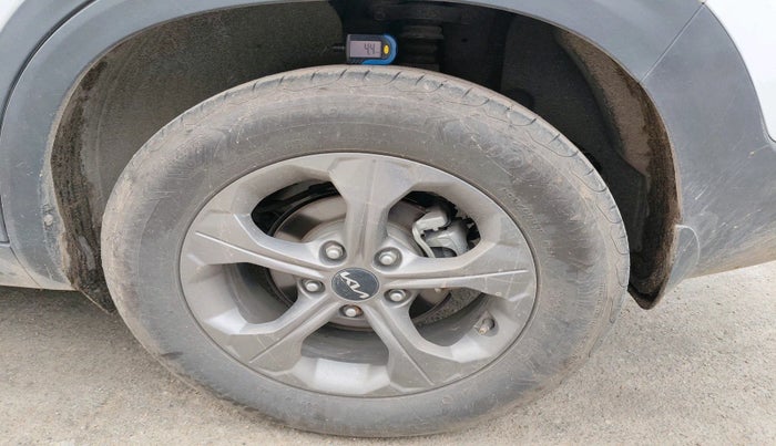 2023 KIA SELTOS  HTK PLUS 1.5 PETROL MT, Petrol, Manual, 24,091 km, tyre