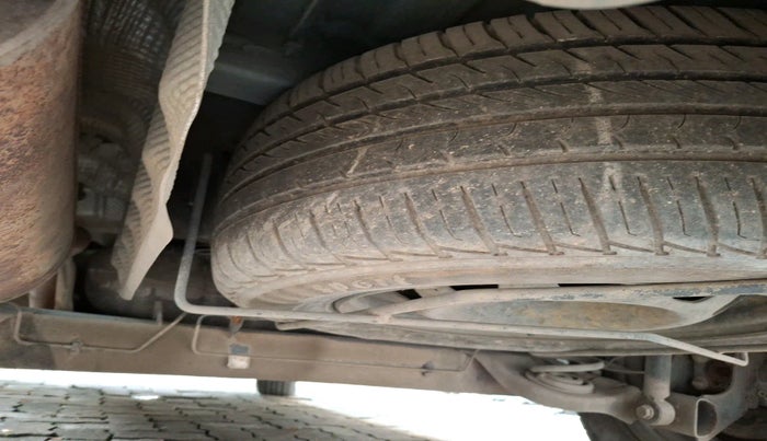 2015 Renault Duster RXL PETROL, Petrol, Manual, 29,940 km, tyre