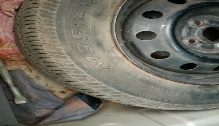 2010 Maruti Swift Dzire VXI 1.3, Petrol, Manual, 98,805 km, tyre