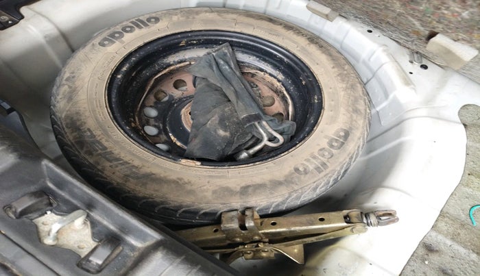 2012 Hyundai i20 MAGNA 1.2, Petrol, Manual, 98,438 km, tyre