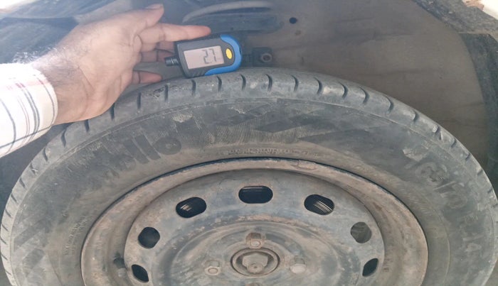 2012 Maruti Swift VXI, Petrol, Manual, 71,680 km, tyre