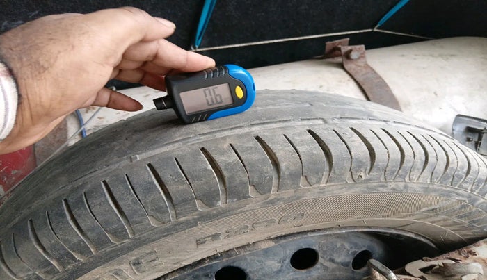 2012 Maruti Swift VXI, Petrol, Manual, 71,680 km, tyre