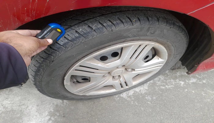 2010 Honda City 1.5L I-VTEC S MT, Petrol, Manual, 2,40,739 km, tyre