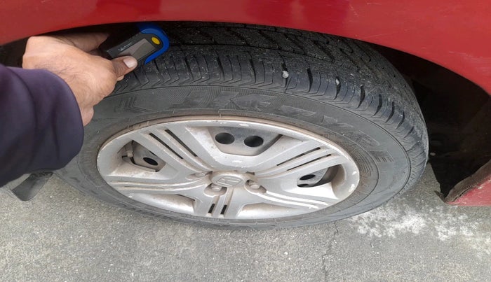 2010 Honda City 1.5L I-VTEC S MT, Petrol, Manual, 2,40,739 km, tyre