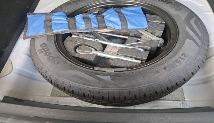 2021 MG ASTOR SAVVY 1.3 TURBO AT S RED, Petrol, Automatic, 25,981 km, tyre