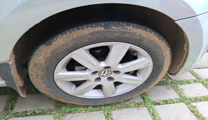 2010 Volkswagen Polo HIGHLINE1.2L, Petrol, Manual, 81,945 km, tyre