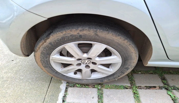 2010 Volkswagen Polo HIGHLINE1.2L, Petrol, Manual, 81,945 km, tyre