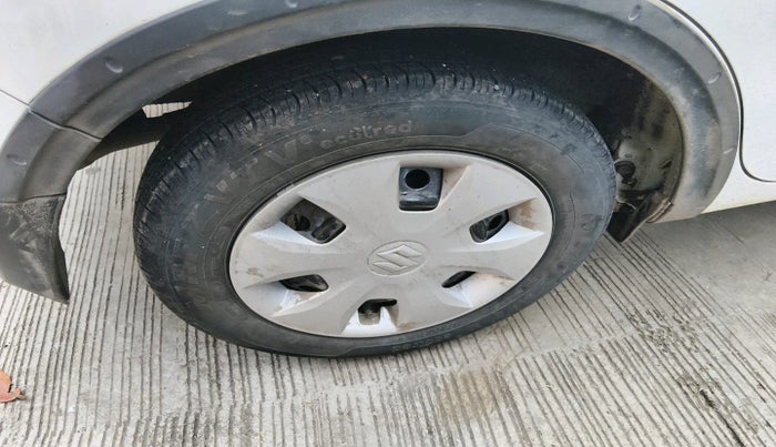 2025 Maruti New Wagon-R VXI CNG 1.0, Petrol, Manual, 2,406 km, tyre