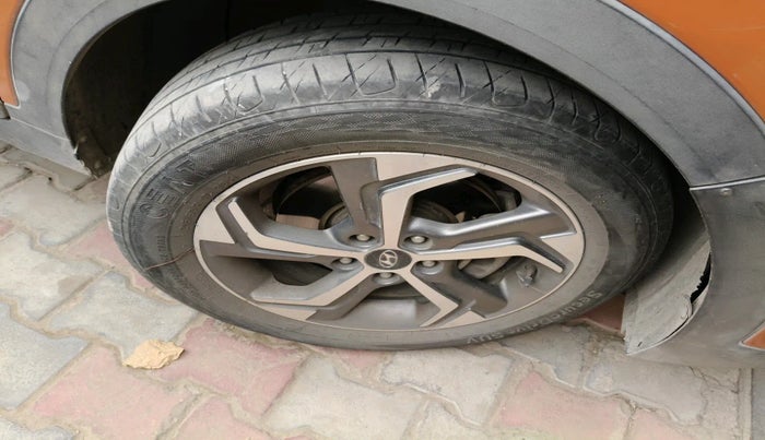 2018 Hyundai Creta SX PLUS 1.6 PETROL DUAL TONE, Petrol, Manual, 1,10,239 km, tyre