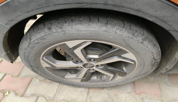 2018 Hyundai Creta SX PLUS 1.6 PETROL DUAL TONE, Petrol, Manual, 1,10,239 km, tyre